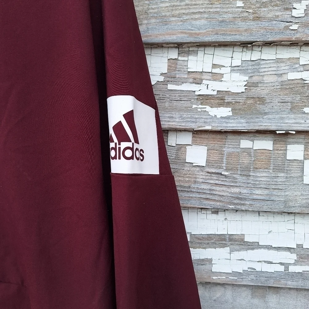 🌟 Adidas Pullover jacket size medium